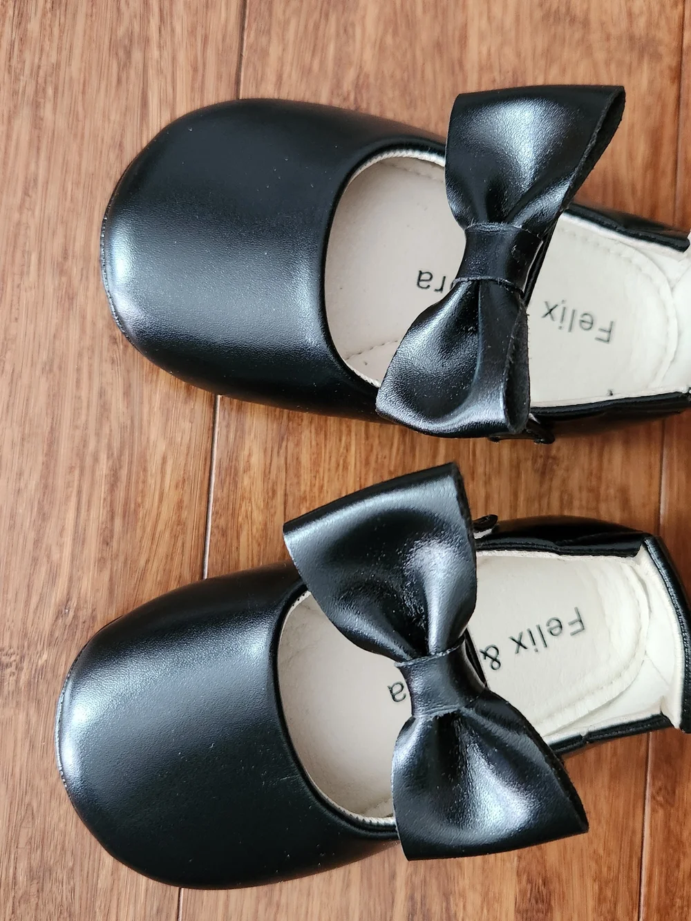 Girls Black Bow Mary Jane Flat Dress Shoes, Size 135 (Approximately Size 6.5)